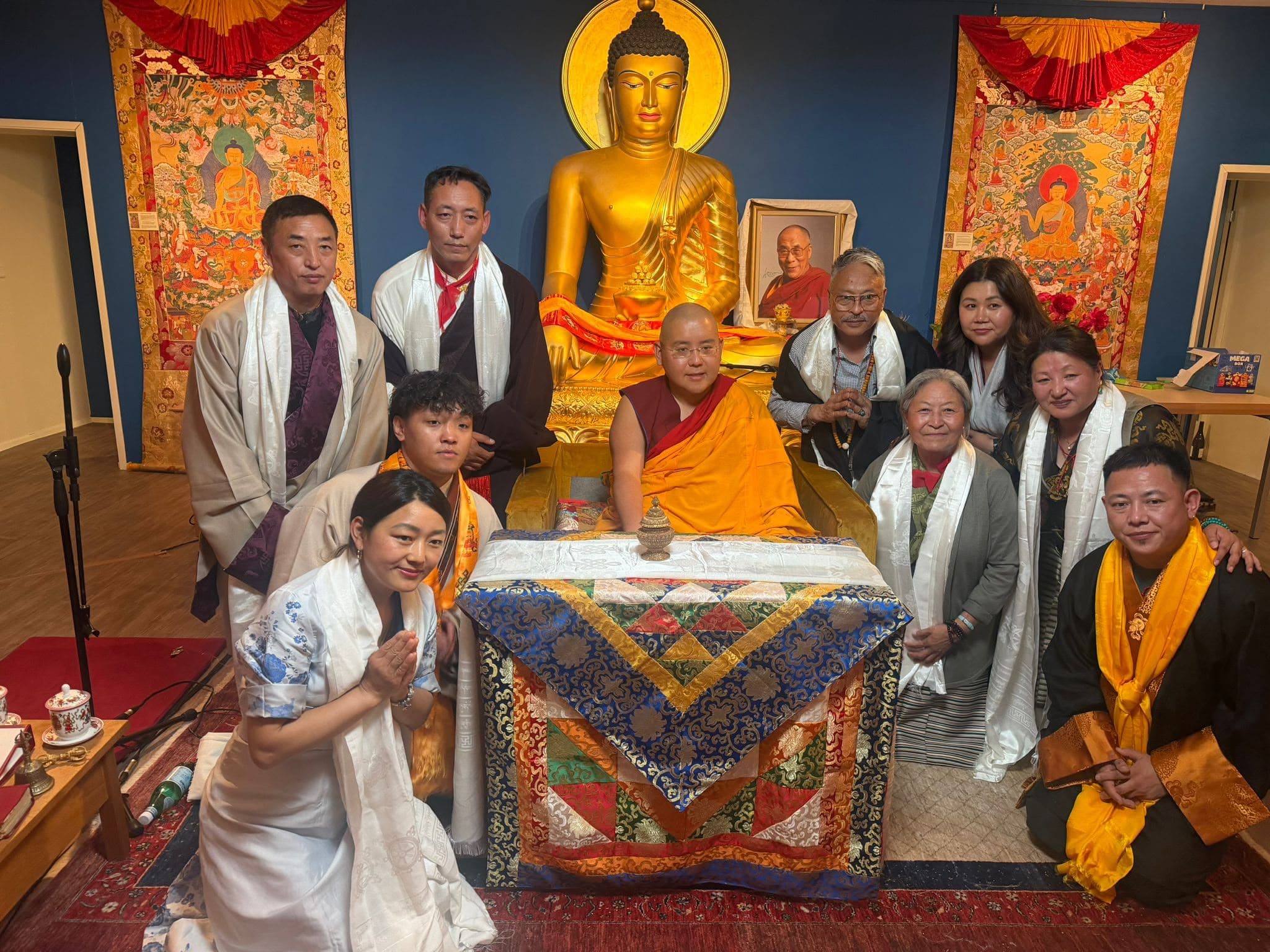 ࿑ ཕྱི་ལོ། ༢༠༢༦ ཟླ་བ། ༥ ཚེས། ༣༡ ས་ག་ཟླ་བའི་ཚེས་༡༥ ཉིན། ངེད་ནེ་རྡར་ལན་ཌི་བོད་རིགས་ཚོགས་པས་ས་ག་ཟླ་བའི་མཆོད་འབུལ་སྨོན་ལམ་དེ་བཞིན་ཟབ་རྒྱས་གོ་སྒྲིག་ཞུ་ཡོད། image 6