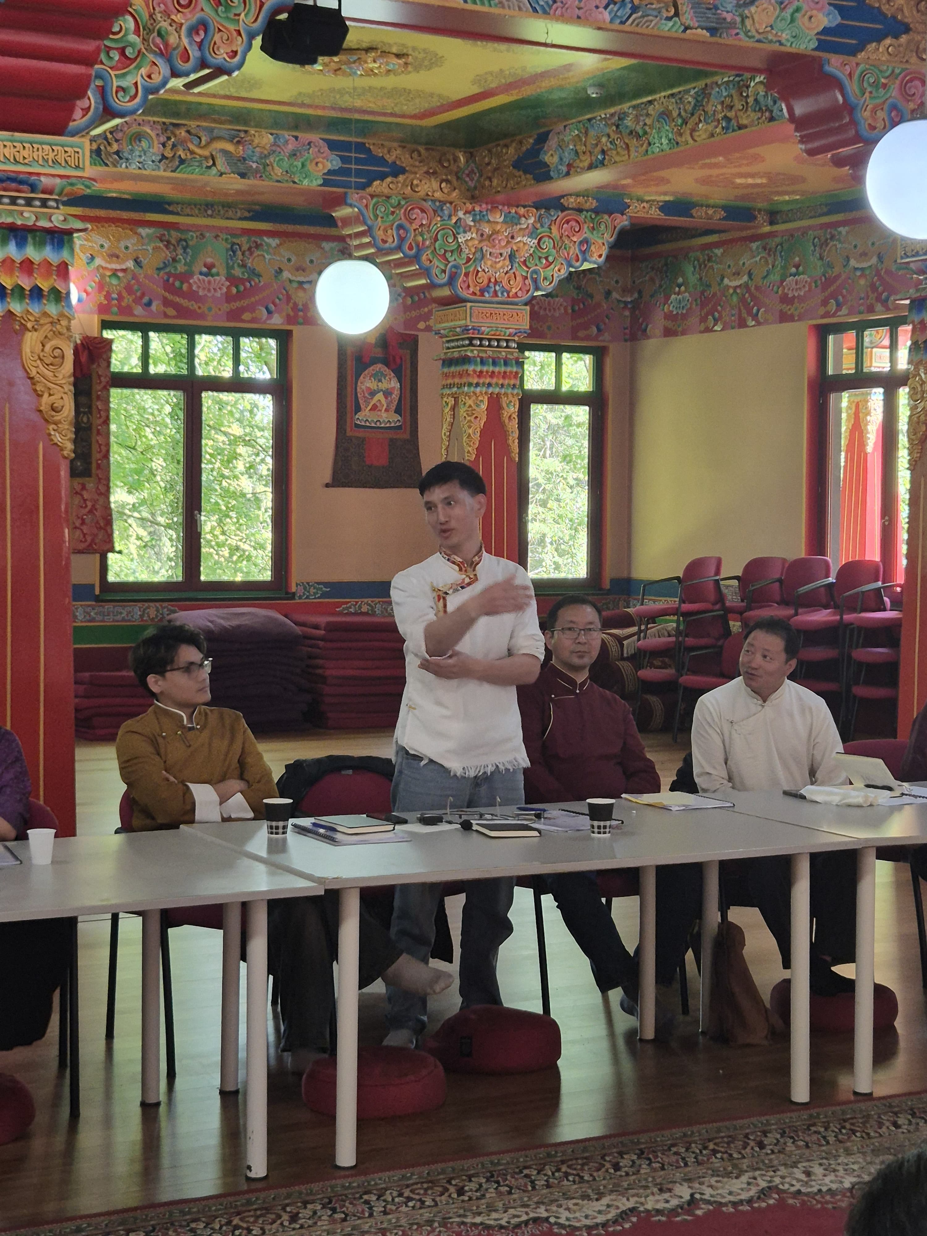 ༄༅། །སྦར་སིལ་སྐུ་ཚབ་དོན་ཁང་ནས་ཁྱབ་ཁོངས་བོད་ཀྱི་སྐད་ཡིག་དང་རིག་གཞུང་སློབ་གྲྭ་ཁག་བཅུའི་བོད་དགེ་རྣམས་པར་ཉིན་གྲངས་གསུམ་རིང་དགེ་རྒན་ཟབ་སྦྱོང་གོ་སྒྲིག་ཞུས་པ། image 1