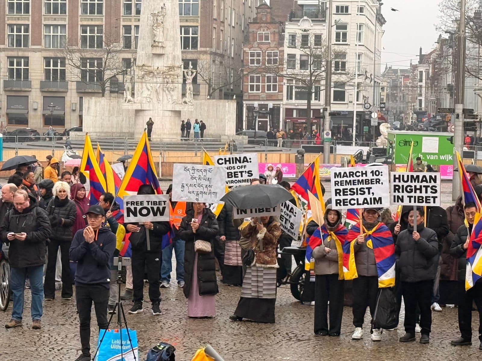 བོད་མིའི་རང་དབངསྒེར་ལངས་སམ་གསུམ་བཅུའི་དུས་དྲན་ཐེངས་༦༧ པ་དེ་ཟབ་རྒྱས་ངང་སྲུང་བརྩི་ཞུས་ཡོད།